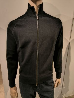  001 Black